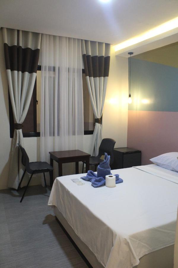 Ninie'S Place Puerto Princesa Ngoại thất bức ảnh