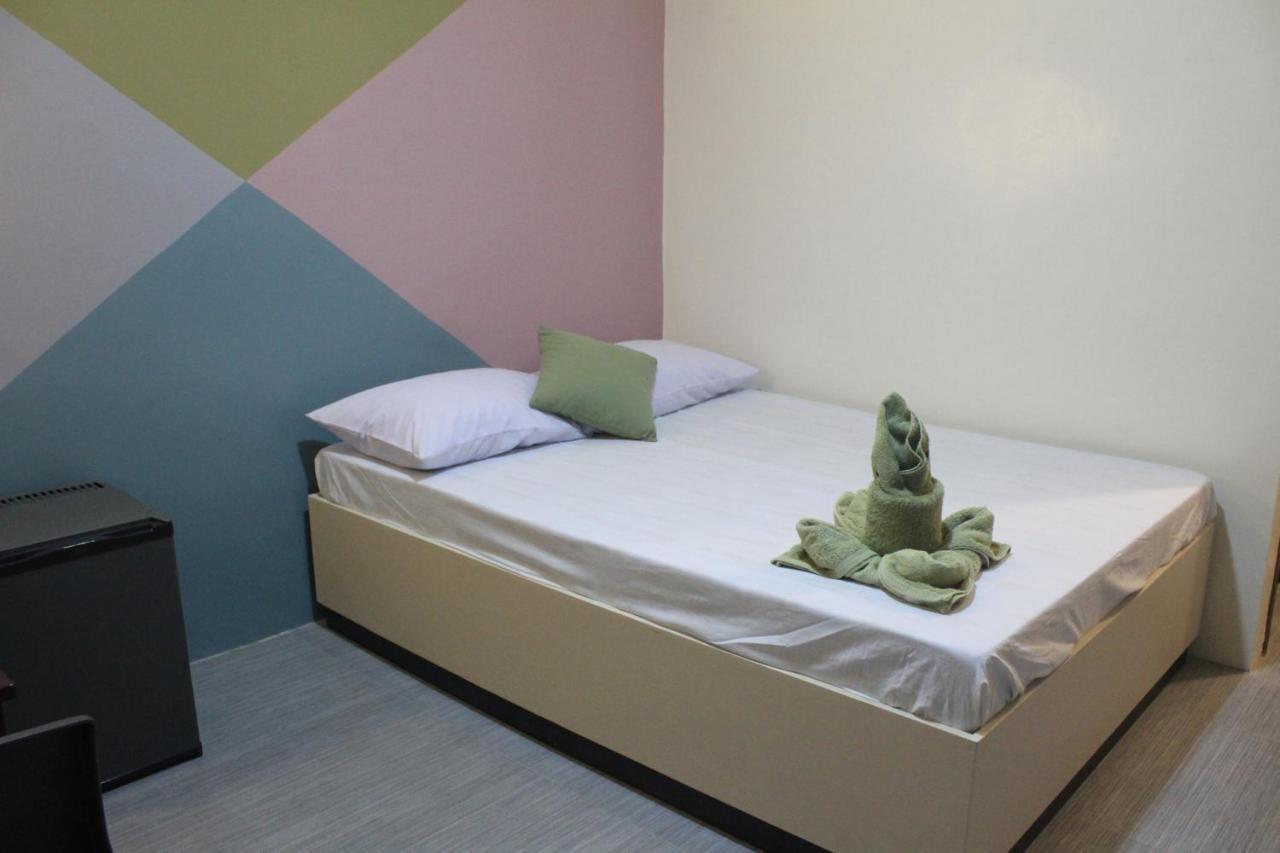 Ninie'S Place Puerto Princesa Ngoại thất bức ảnh