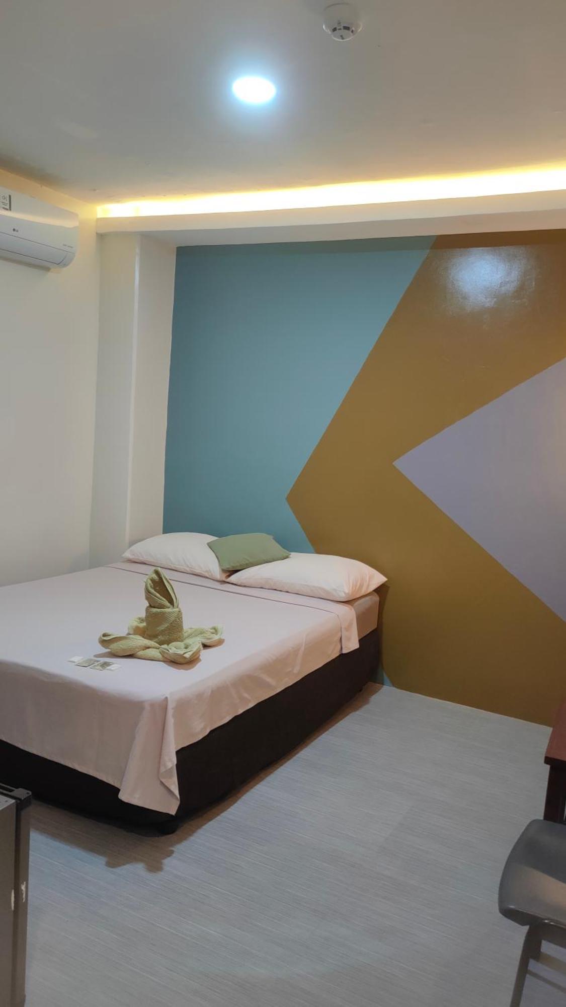 Ninie'S Place Puerto Princesa Ngoại thất bức ảnh